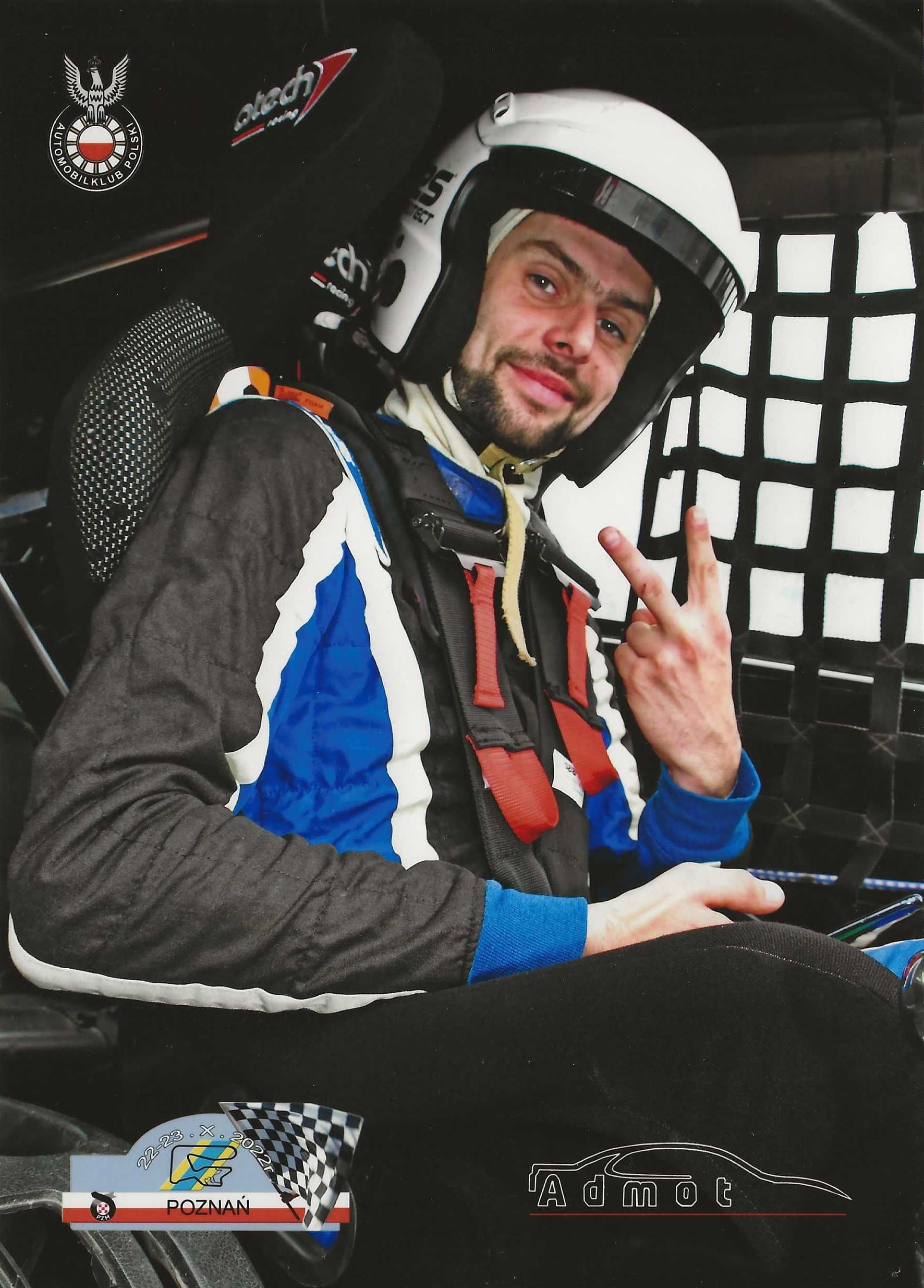Łukasz Grzybowski za kierownicą Peugeota 207 RC